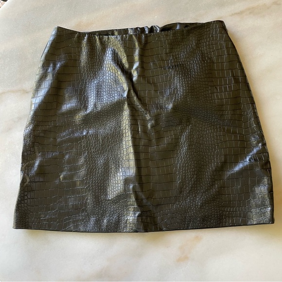 NWT CI Sono Croc skirt size L - Picture 1 of 3